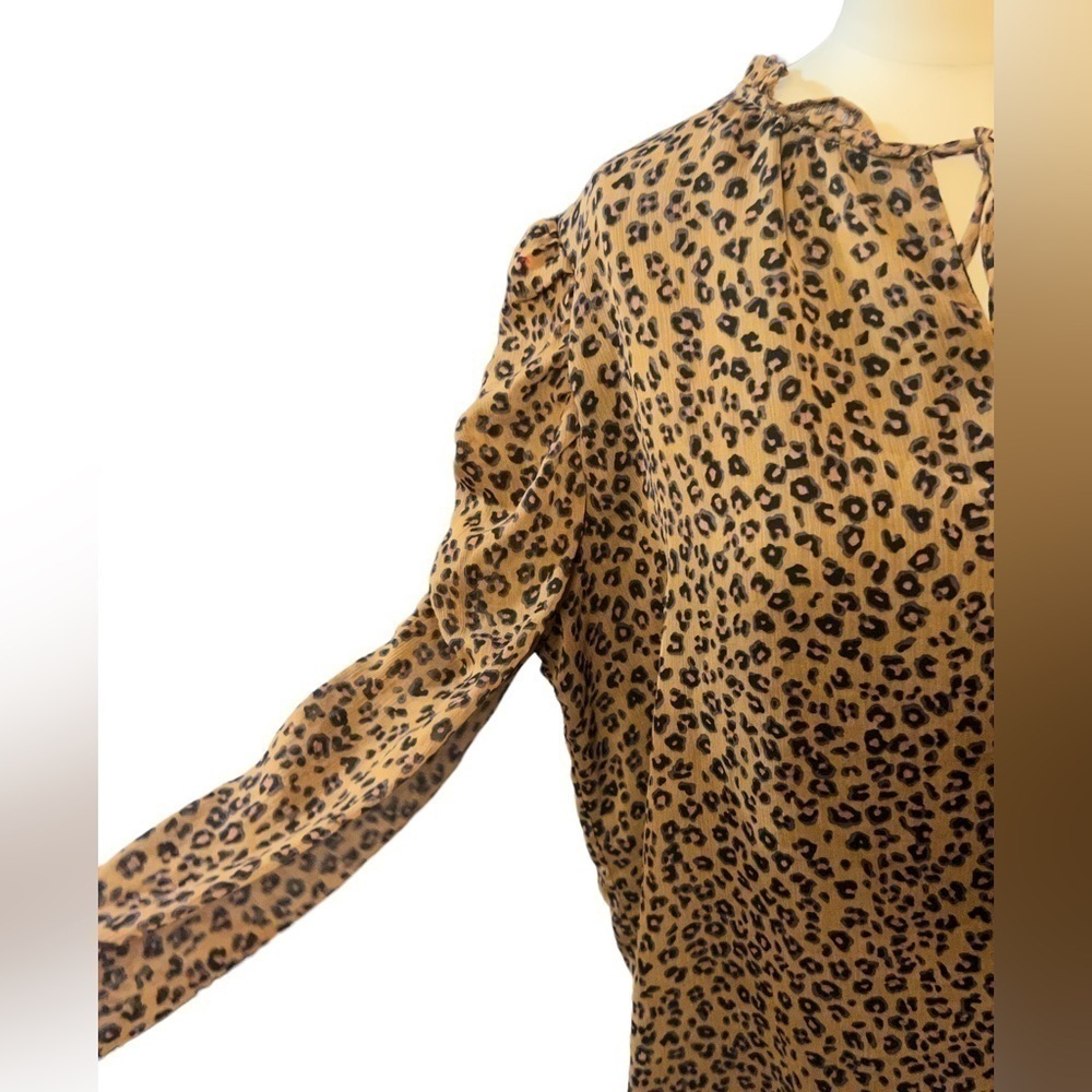 CECE Leopard Print Ruffle Sleeve Top - Picture 6 of 8